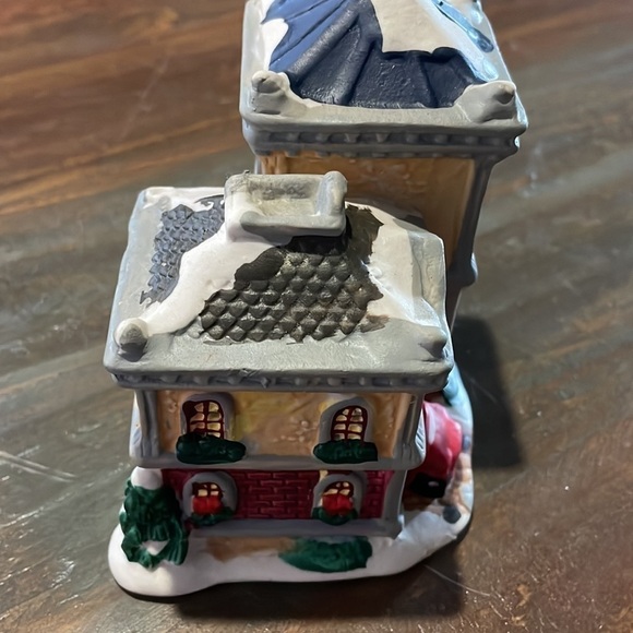 4”x4” Christmas village piece - Picture 5 of 8